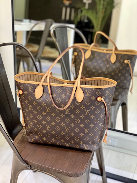 Like New Louis Vuitton Neverfull MM Monogram with Pouch