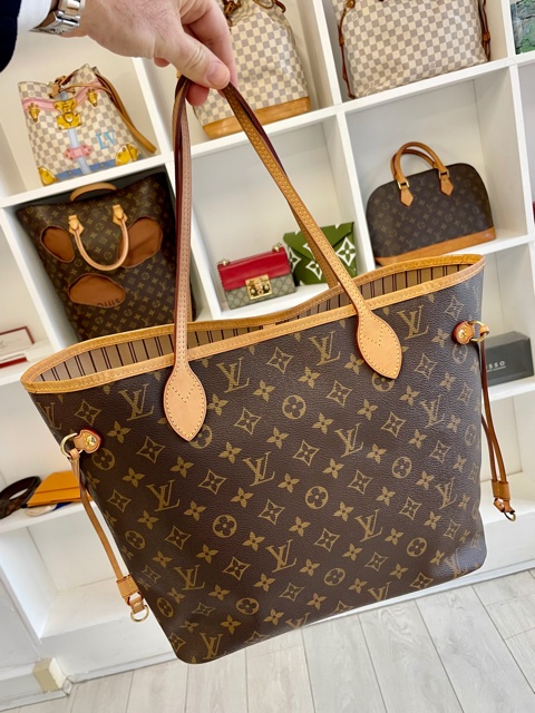 Like New Louis Vuitton Neverfull MM Monogram with Pouch