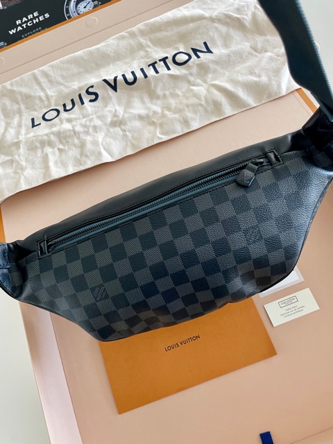 Louis Vuitton DISCOVERY BUMBAG Damier Graphite