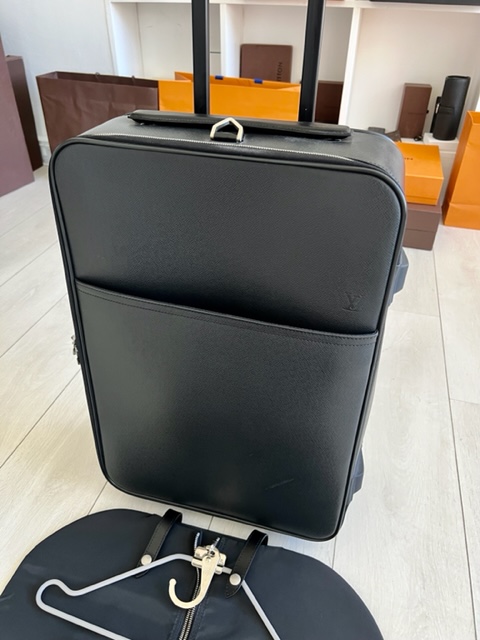 Louis Vuitton Taiga Leather Pegase 50 Trolley - Immaculate condition