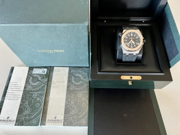 Audemars Piguet Royal Oak Offshore Diver Ref.15703ST - Complete 2013