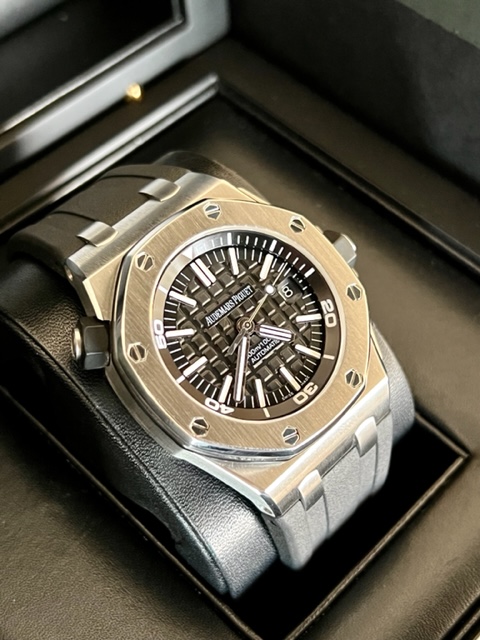 Audemars Piguet Royal Oak Offshore Diver Ref.15703ST - Complete 2013