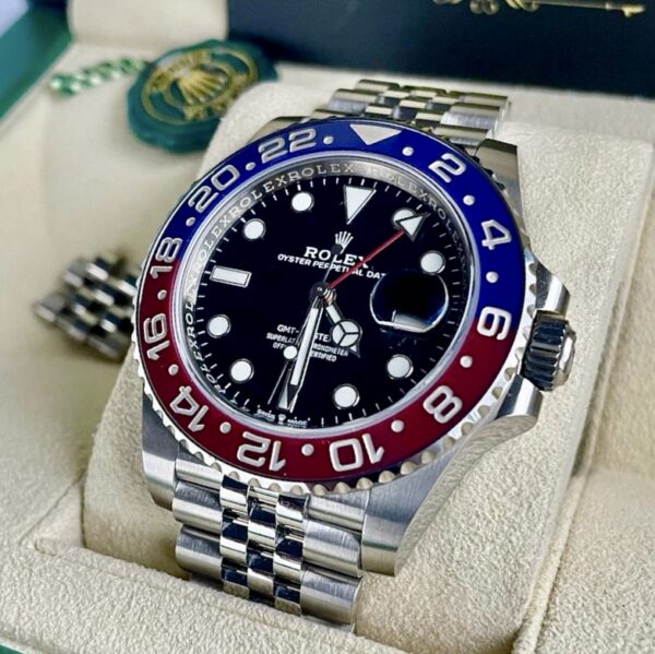 Rolex GMT-Master II Pepsi 126710BLRO Jubilee - Complete