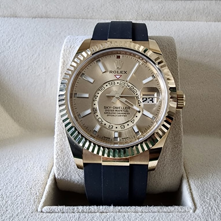 Rolex Sky-Dweller 42mm 18ct Yellow Gold Black Oysterflex Strap 326238