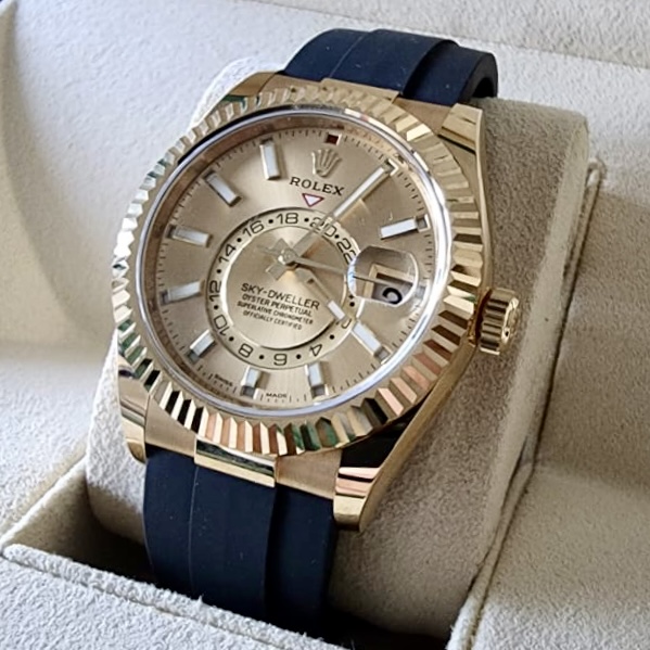 Rolex Sky-Dweller 42mm 18ct Yellow Gold Black Oysterflex Strap 326238