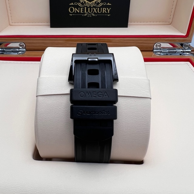 Omega Seamaster Diver 300 M Co-Axial Master Chronometer Black Black Ceramic 210.92.44.20.01.003