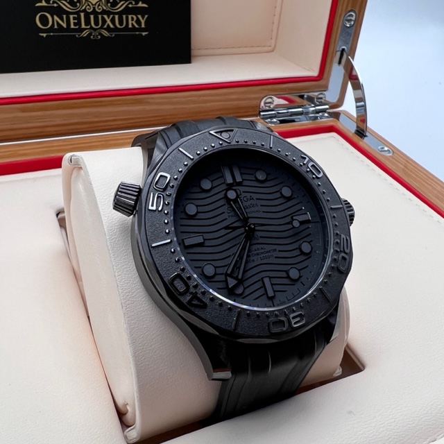 Omega Seamaster Diver 300 M Co-Axial Master Chronometer Black Black Ceramic 210.92.44.20.01.003
