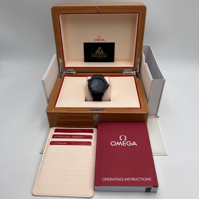 Omega Seamaster Diver 300 M Co-Axial Master Chronometer Black Black Ceramic 210.92.44.20.01.003