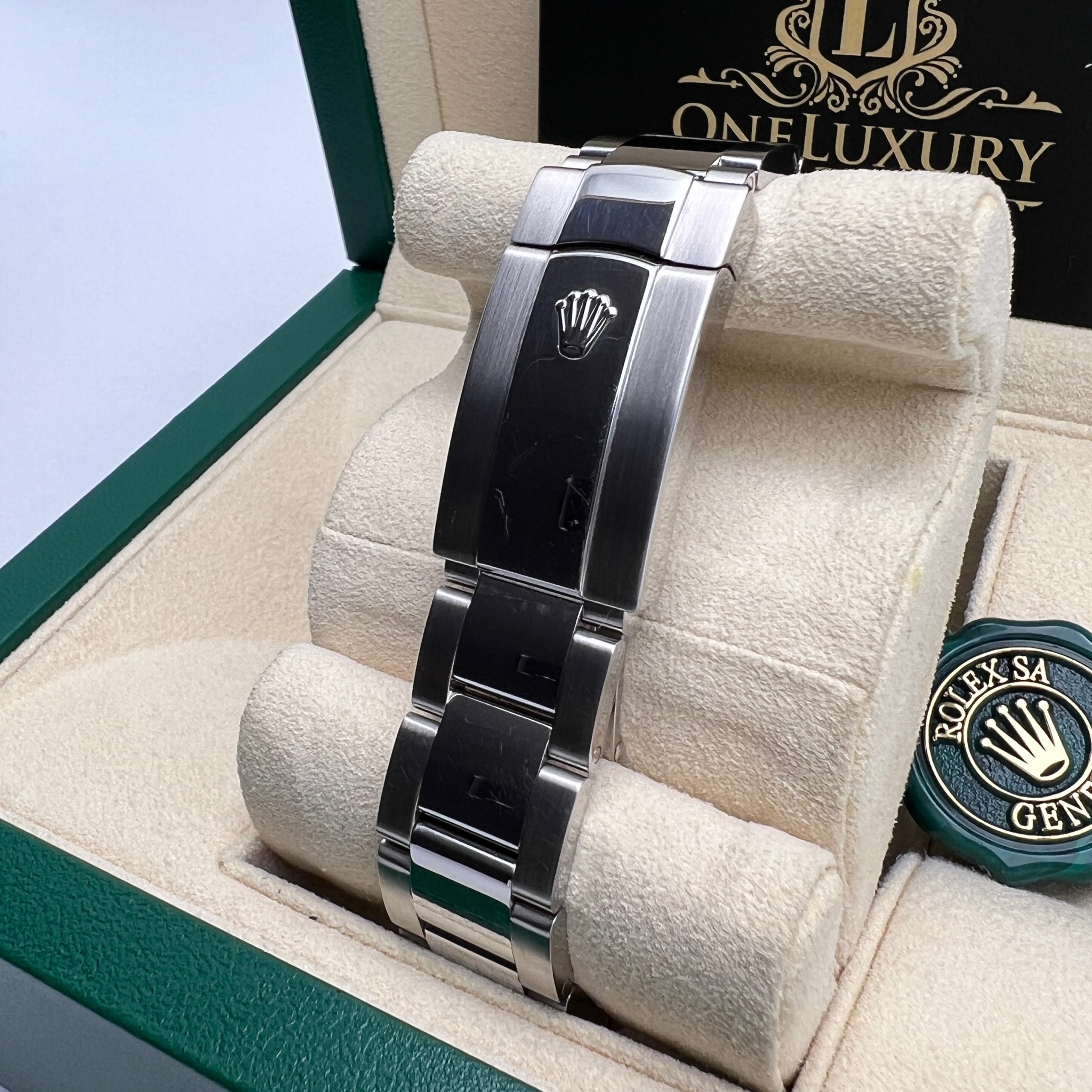 Rolex Datejust II 41mm ref. 116300 Black Roman Dial