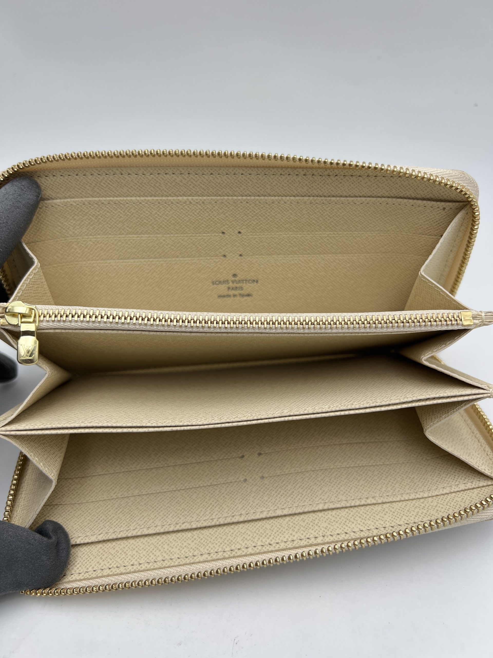 Louis Vuitton Damier Azur canvas zippy wallet