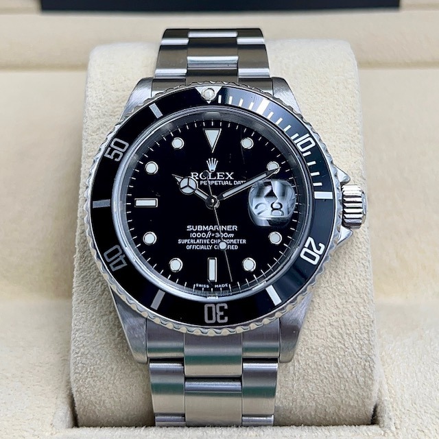 Rolex Submariner Date 16610 40mm Year 2004