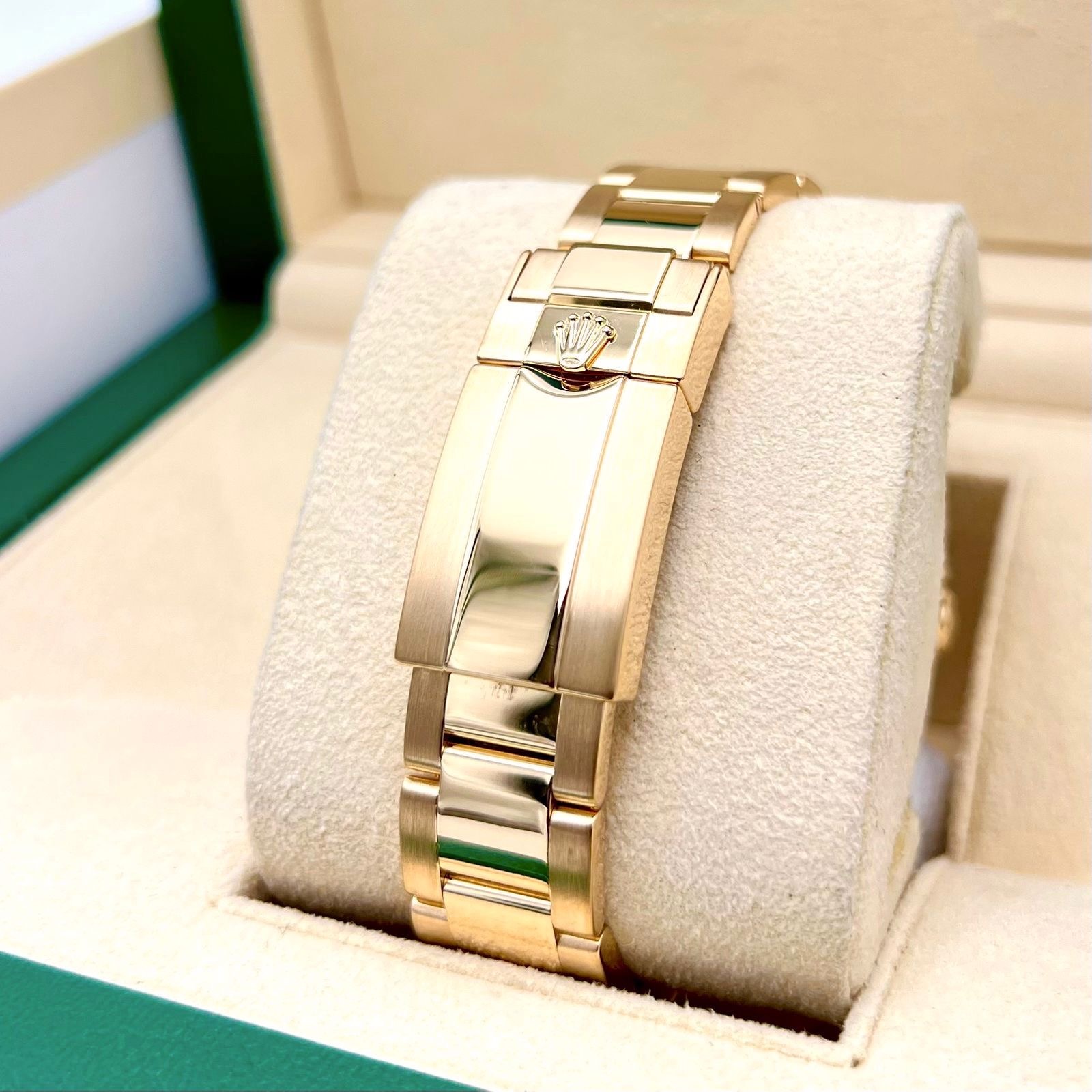 Rolex Daytona 40mm Yellow Gold Champagne Diamond Dial Ref: 116528 (Year 2009)